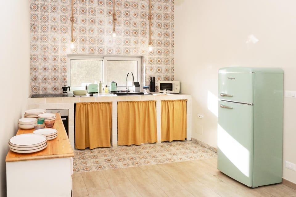 microwave, oven, toaster, kitchen