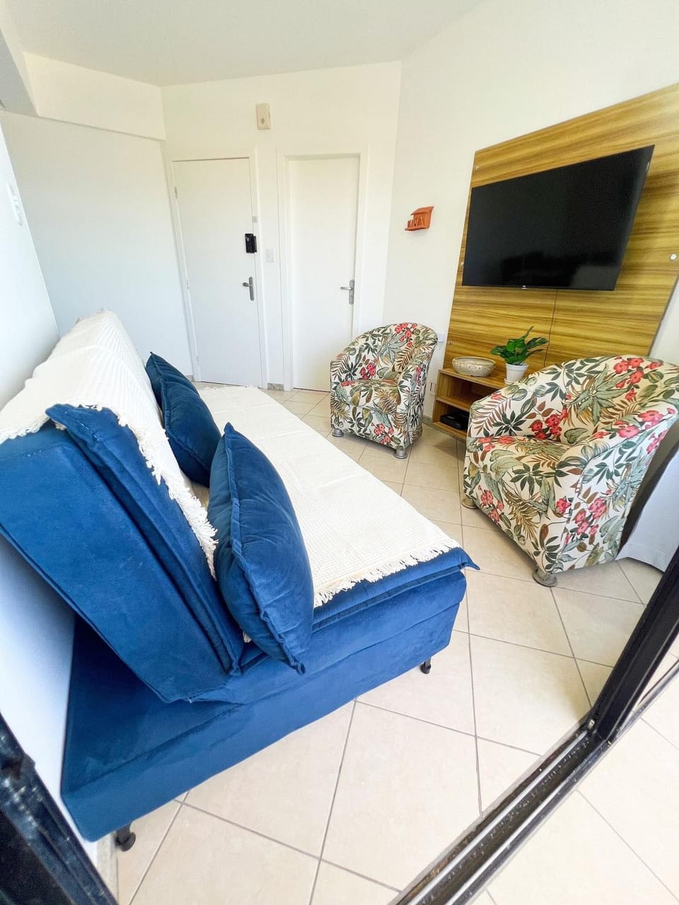 Communal lounge/ TV room, TV and multimedia, Living room