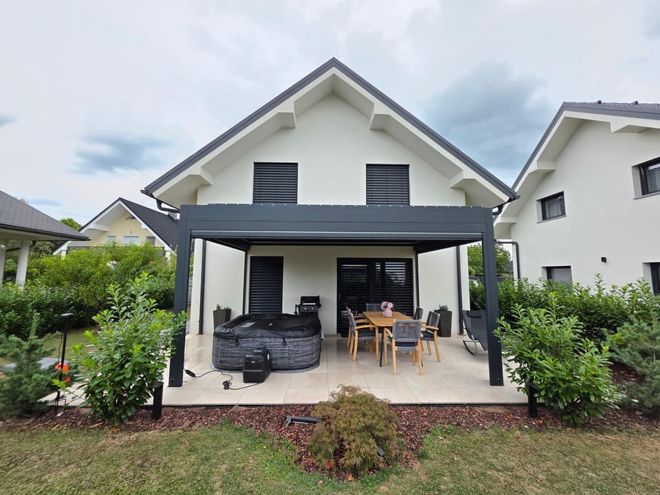 Property building, Swimming pool