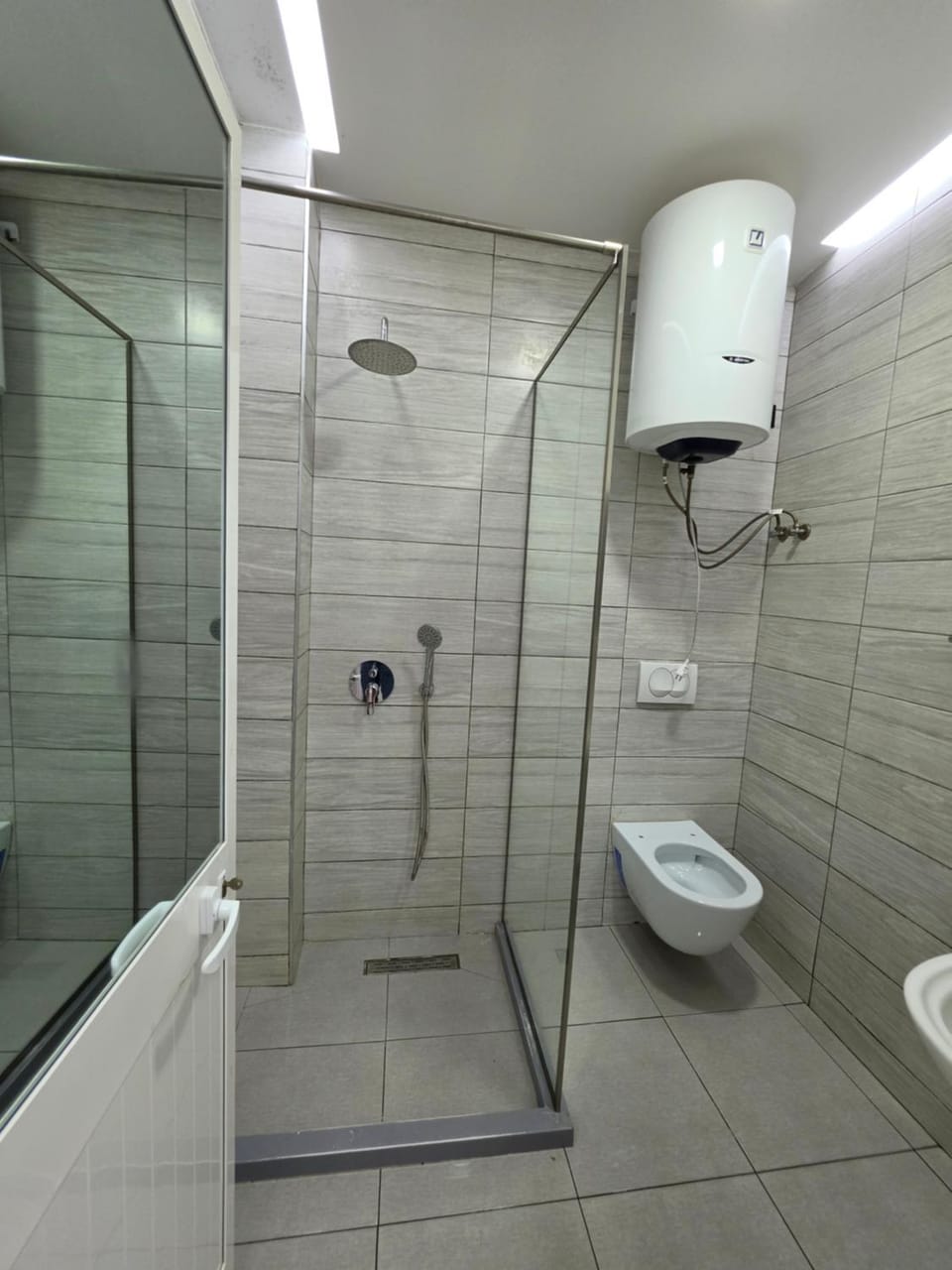 Bathroom, Internal: Not applicable to any particular room