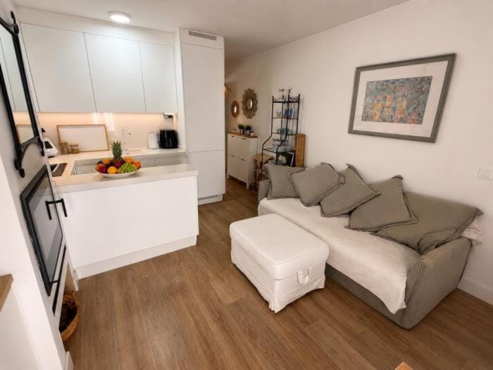 Kitchen or kitchenette, Seating area