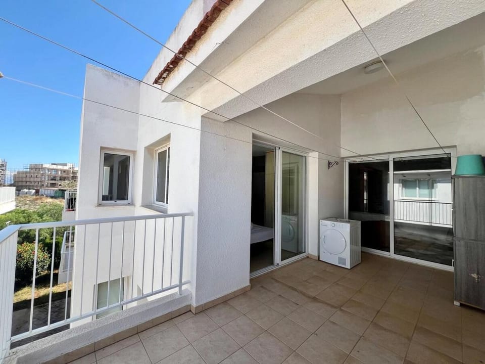 Spacious 2-BR Apt, Close to the Beach Apartment in Paralimni