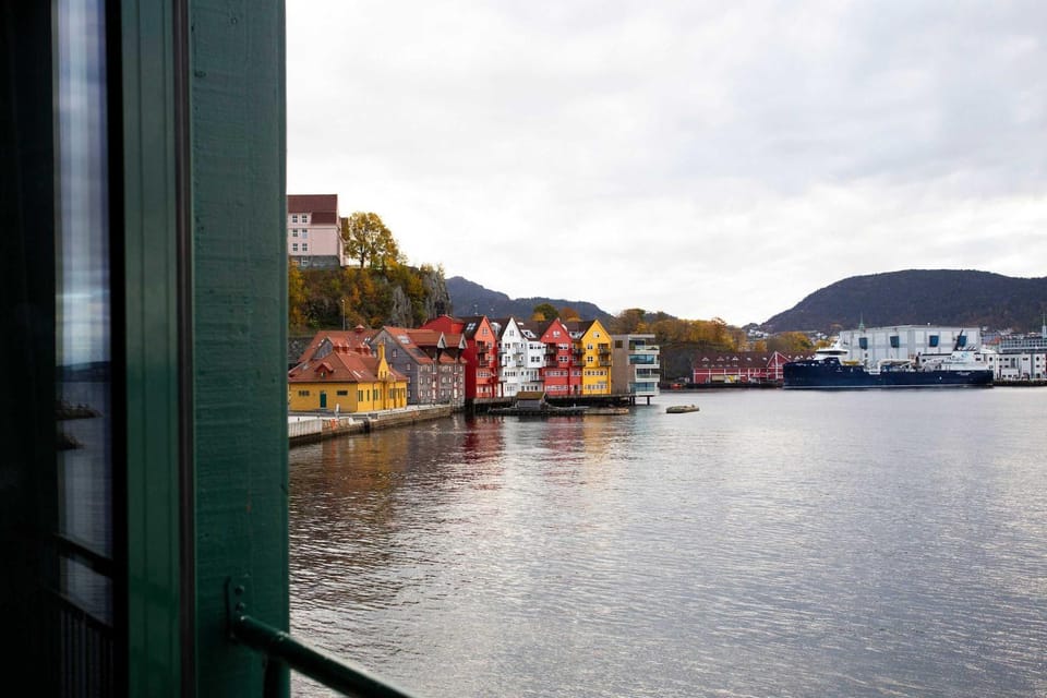 Modern Seafront 3BR Loft Walk to Bryggen - SVB305 Apartment in Bergen
