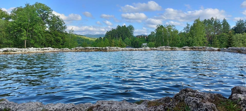 Nearby landmark, Neighbourhood, Natural landscape