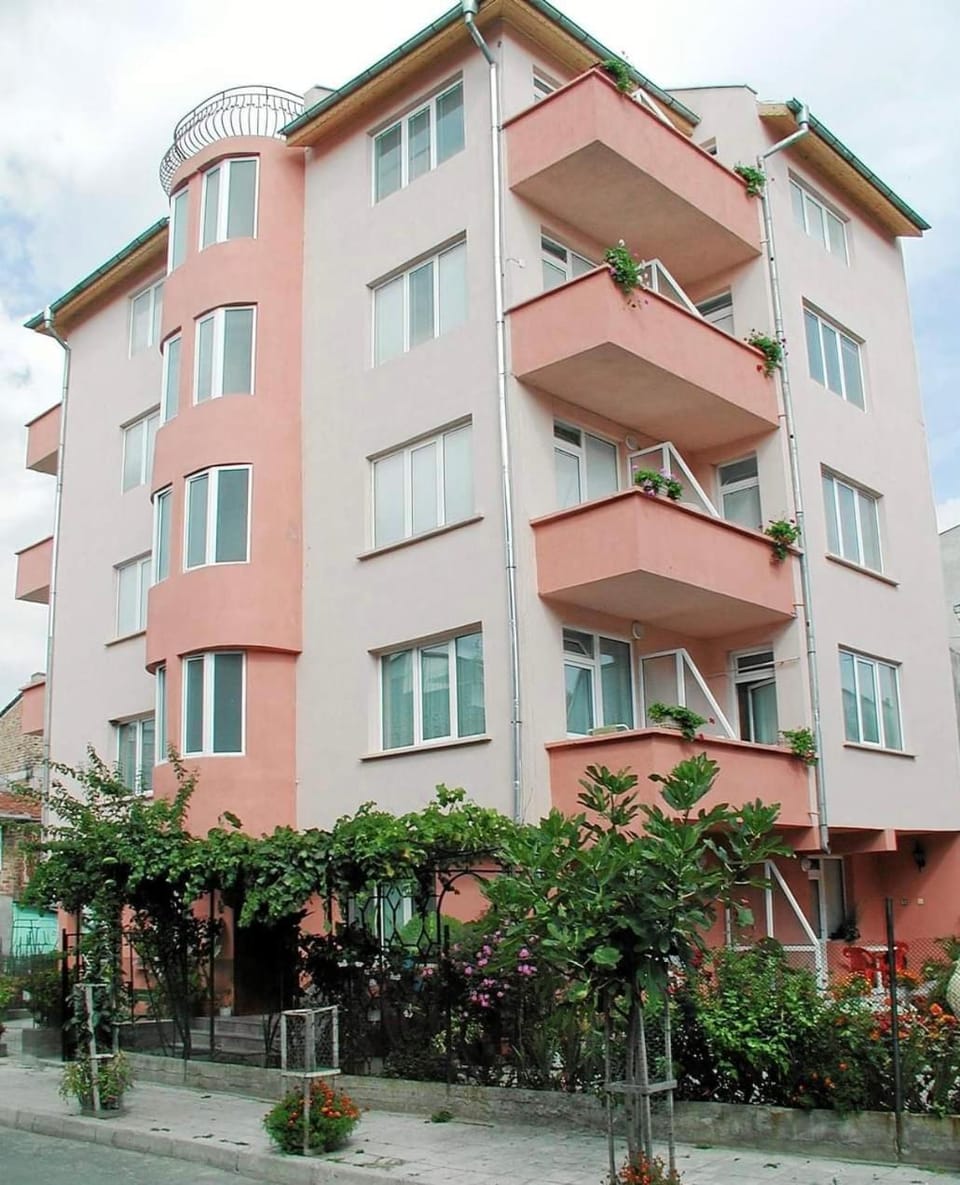 Къща за гости Даяна Bed and Breakfast in Burgas Province