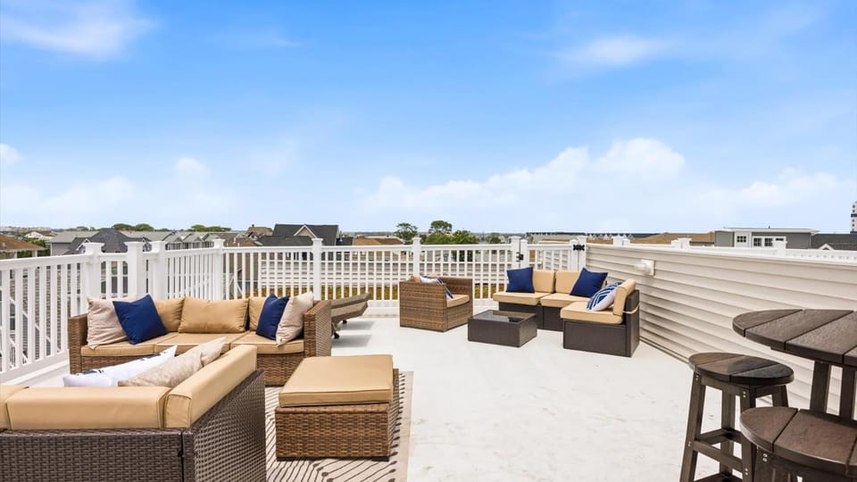 NEW Luxury Townhouse with Rooftop Deck House in Wildwood