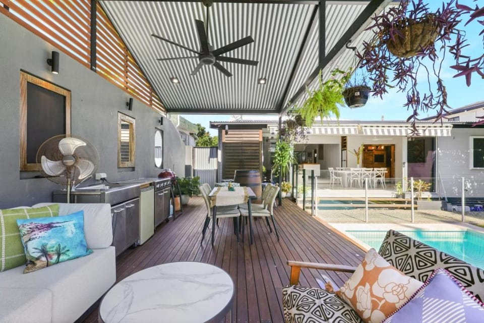 Patio, BBQ facilities