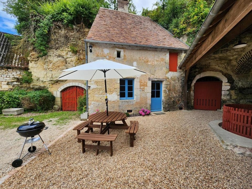 Charming cave house House in Centre-Val de Loire