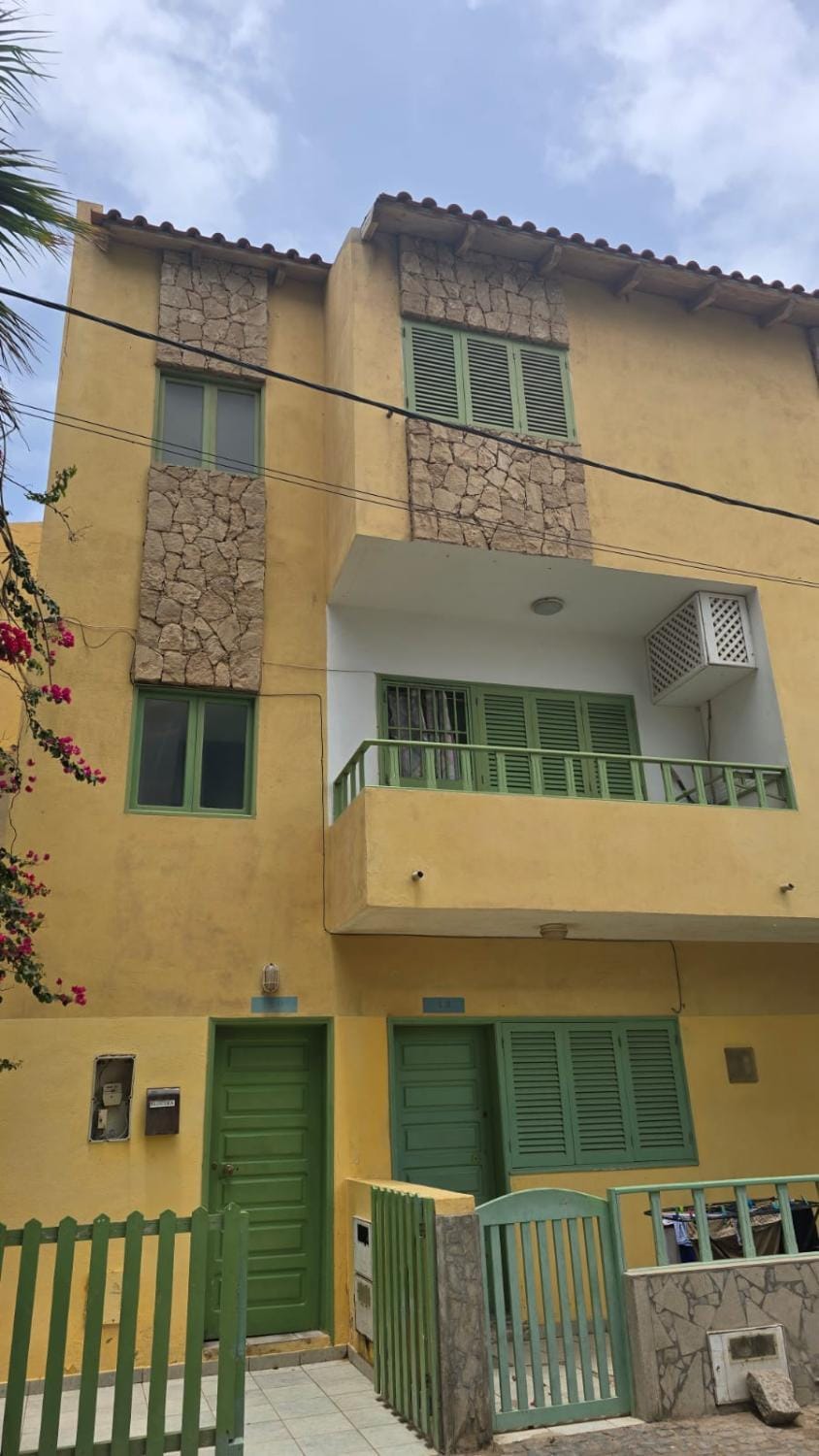 Spacious Studio Apartment close to the Beach Apartment in Santa Maria