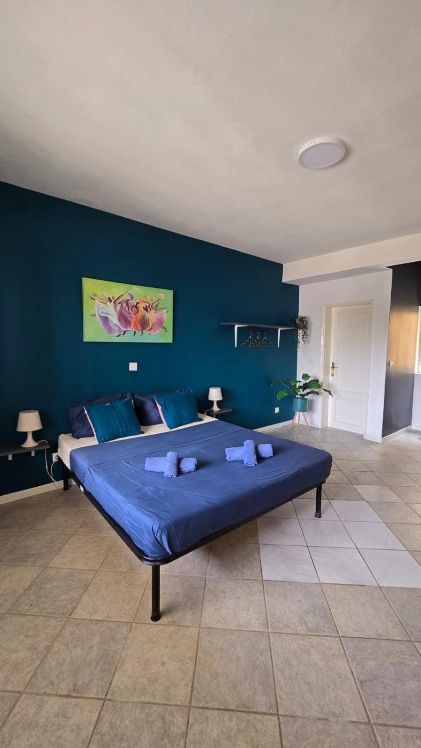 Spacious Studio Apartment close to the Beach Apartment in Santa Maria