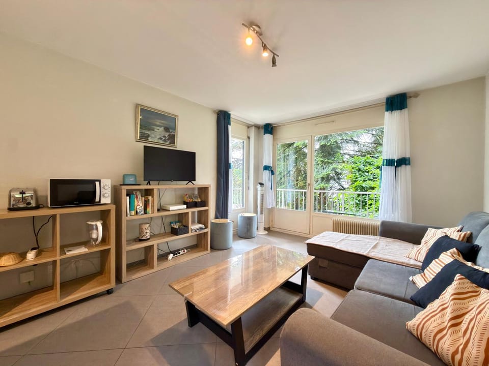 Le Montcalm - Piscine, Tennis & Parking Apartment in Aix-les-Bains