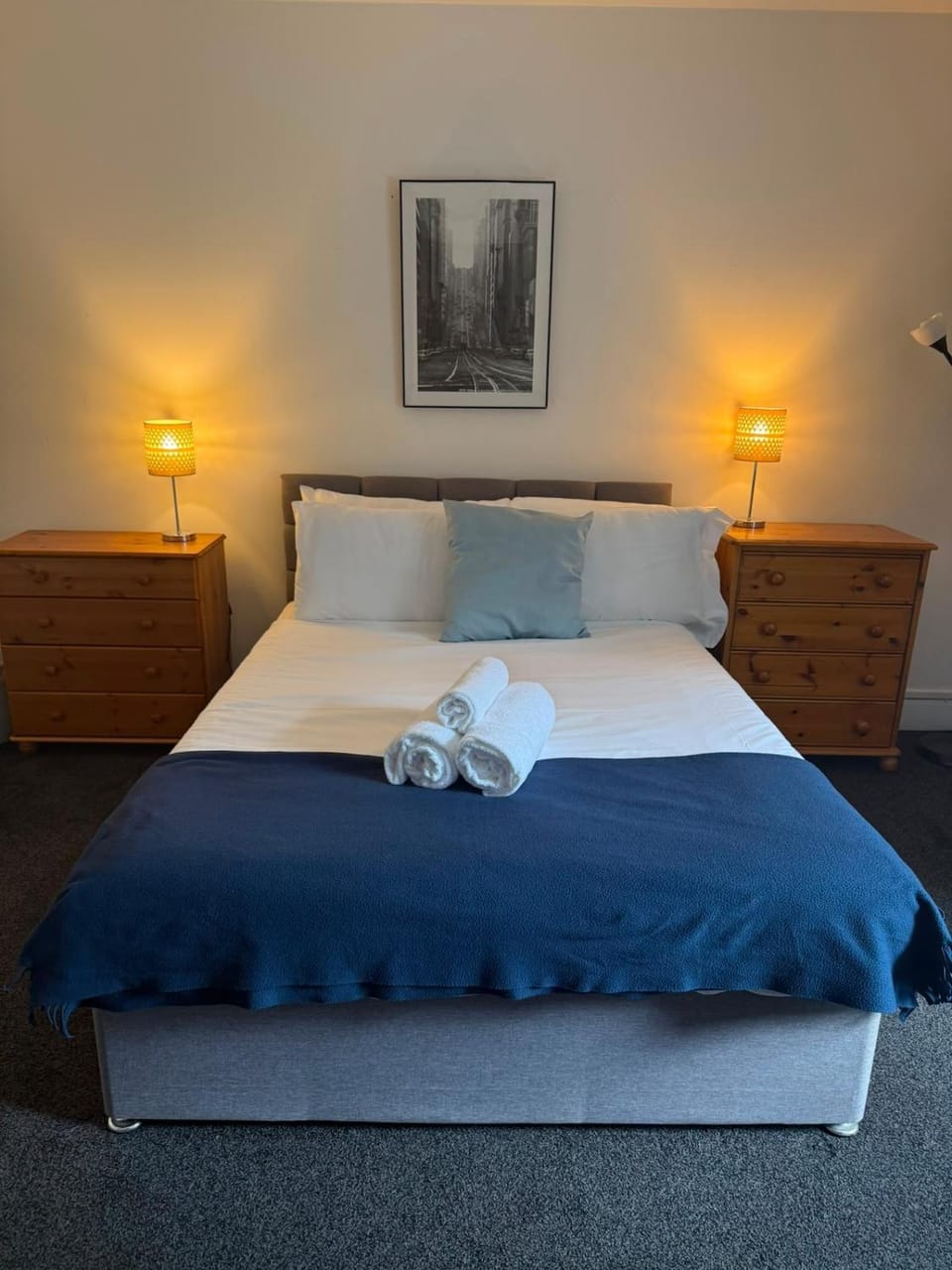 Family-Friendly 3 Bed Parking 10 min to Centre Apartment in Edinburgh