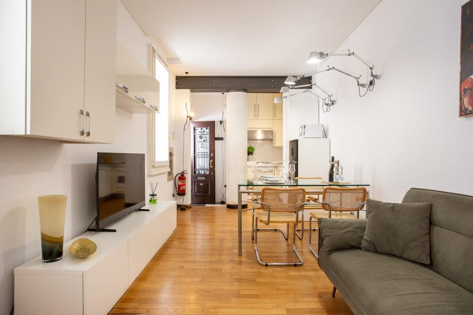 Kitchen or kitchenette, Seating area