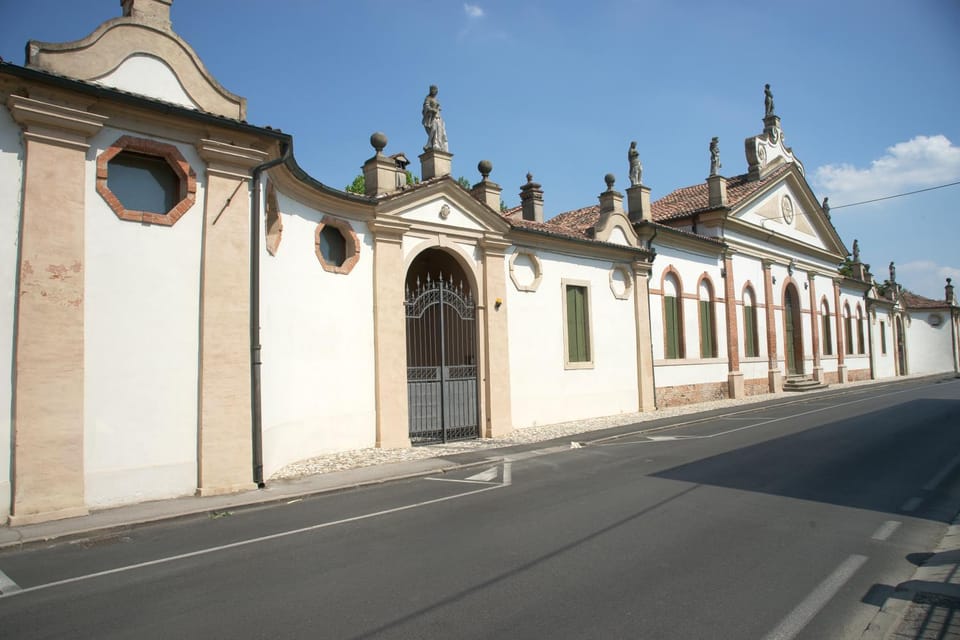 Facade/entrance, Street view