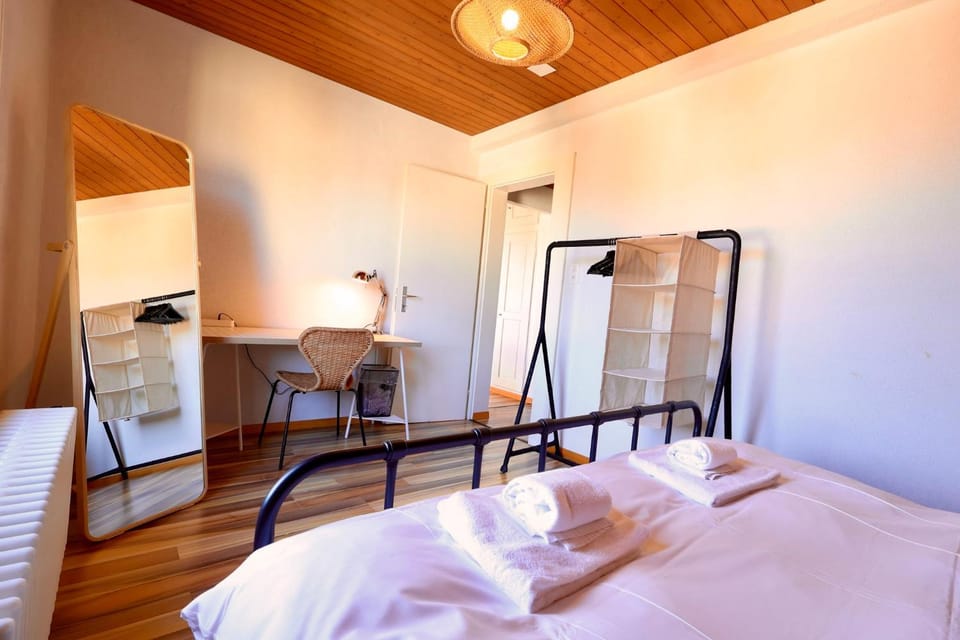 Bed, Bedroom