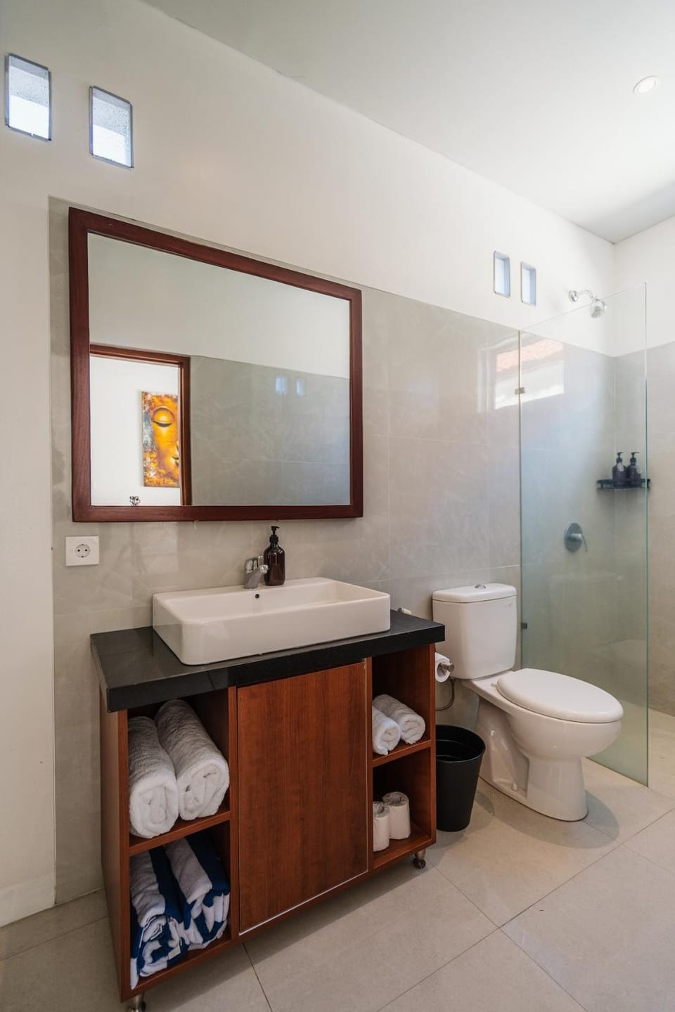 Shower, Bathroom, bidet, towels