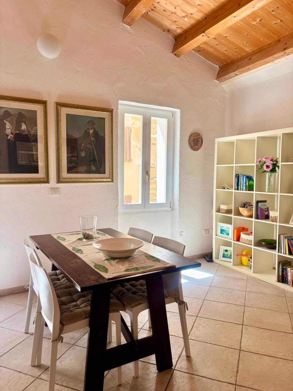 Library, Communal kitchen