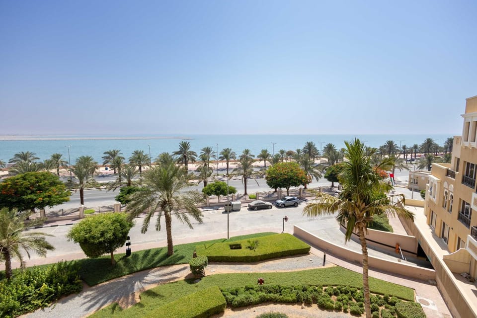 Neighbourhood, Sea view