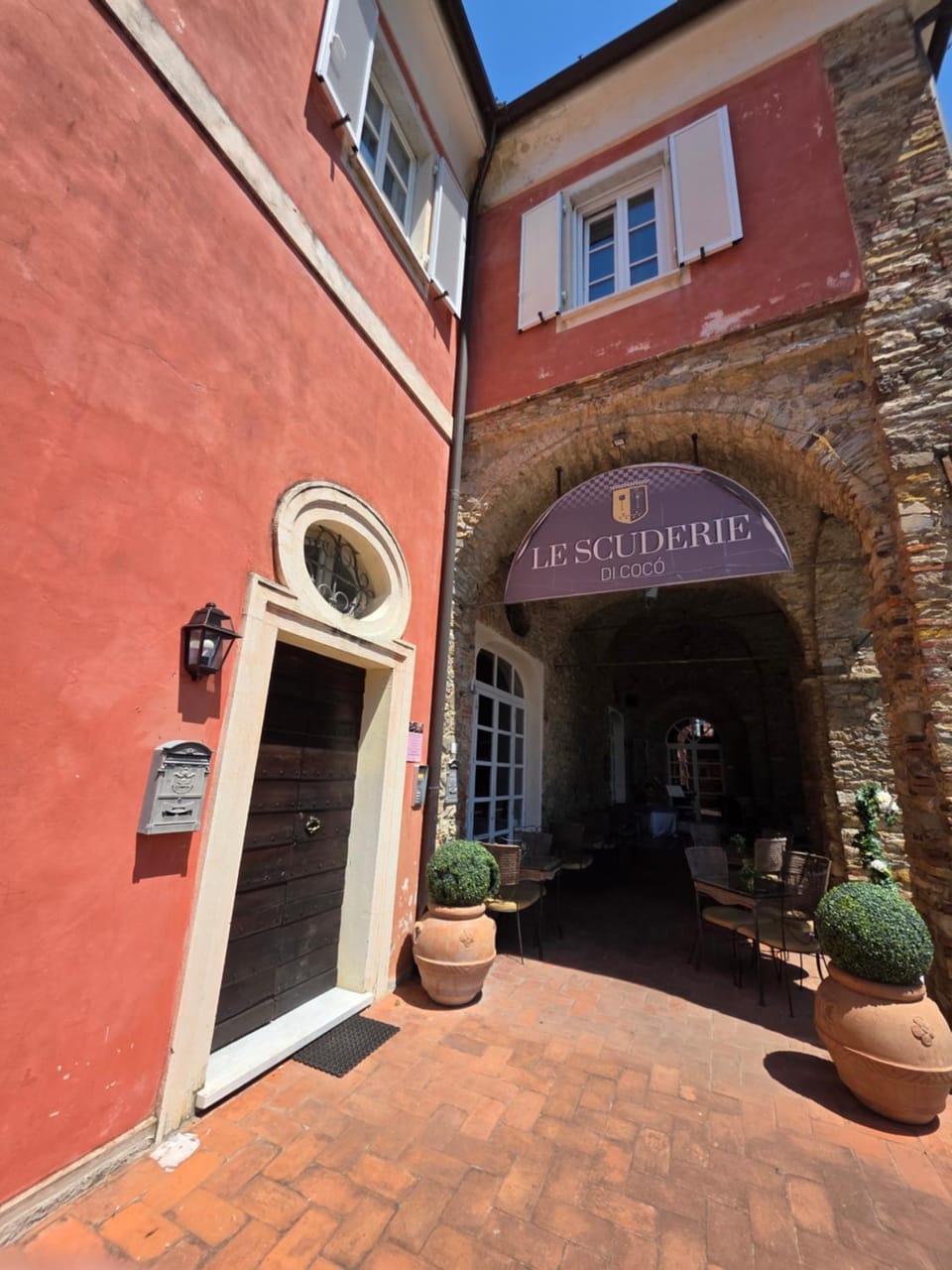 Property building, Facade/entrance