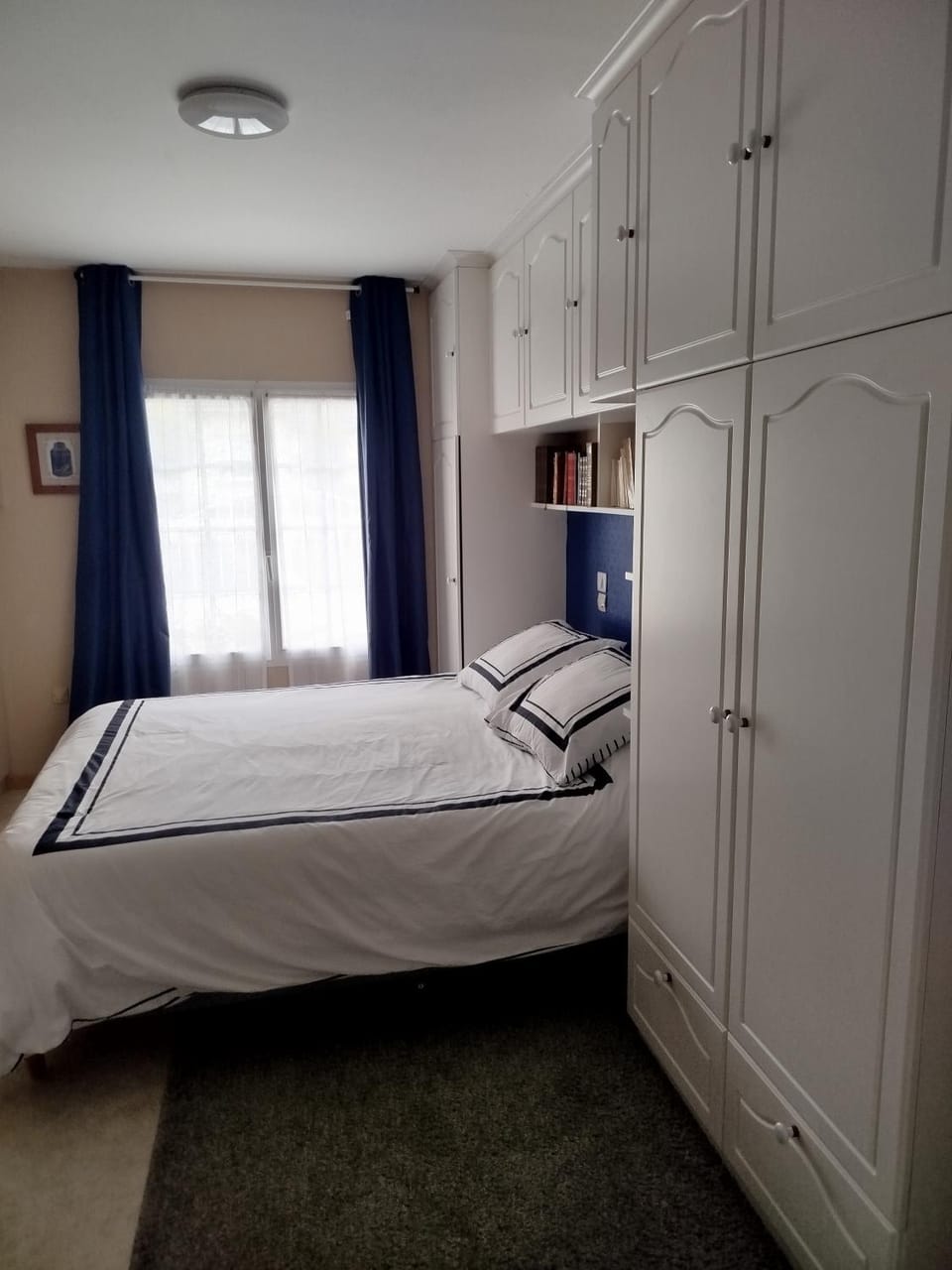 maison fleurie Bed and Breakfast in Gennes-Val-de-Loire