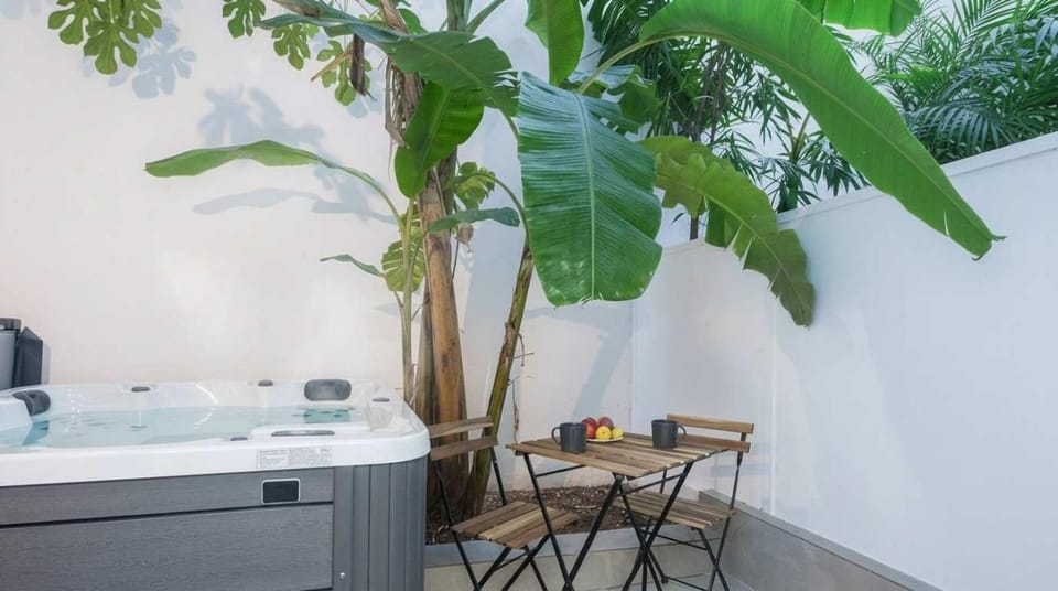 Property building, Patio, Hot Tub