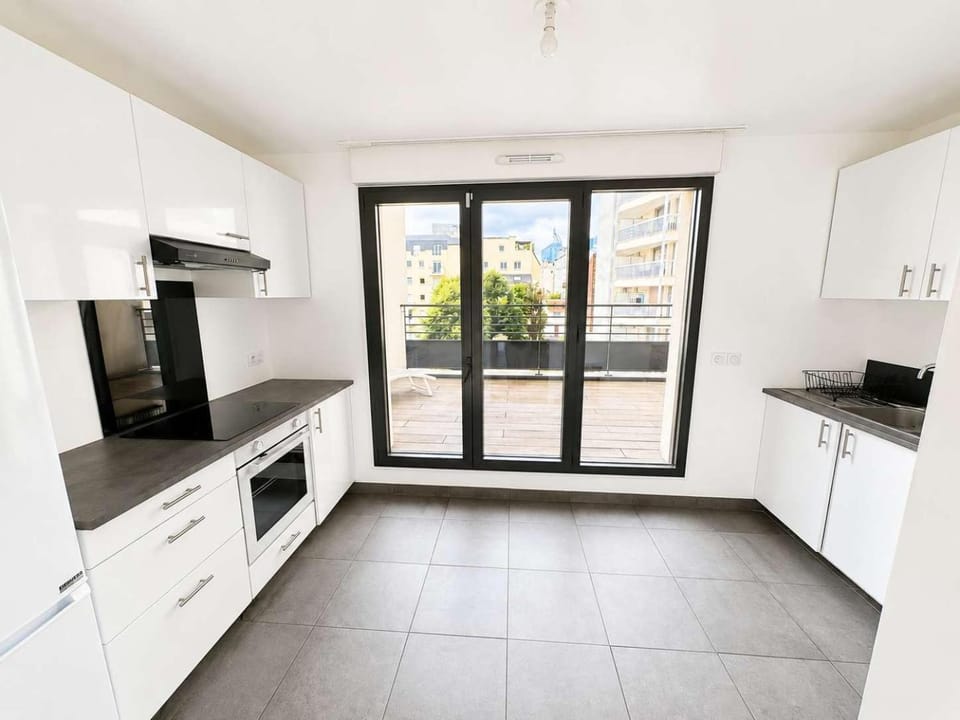 Appartement 2 chambres avec terrasse a Courbevoie Apartment in Courbevoie