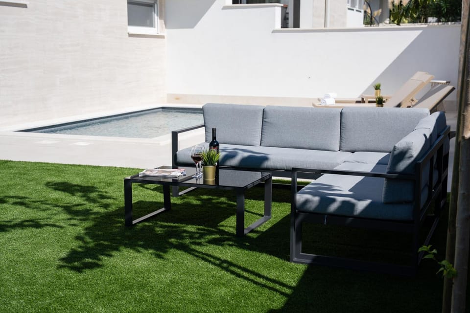 Garden, Seating area
