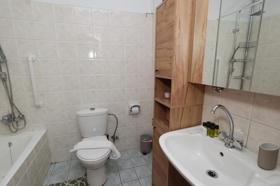 Shower, Toilet, Bathroom
