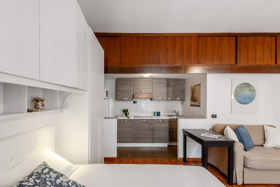 Spring, Bed, Day, Night, Winter, Summer, Kitchen or kitchenette, Photo of the whole room, Bedroom, Autumn, Seasons, Time of day, heating, internet, soundproof, stove, wardrobe, kitchen, air conditioner