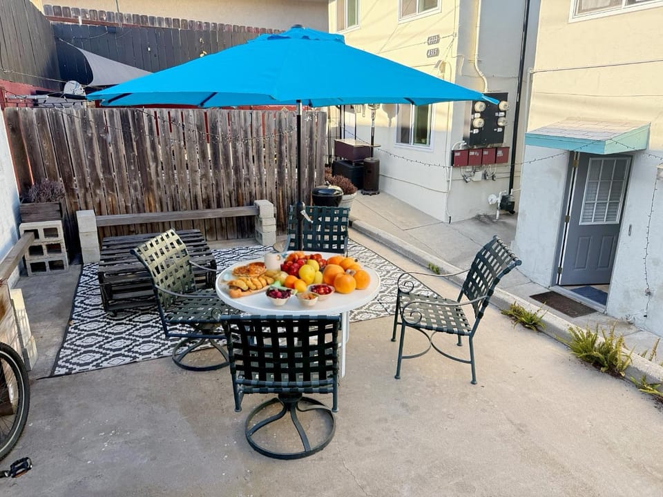 Patio, Dining area