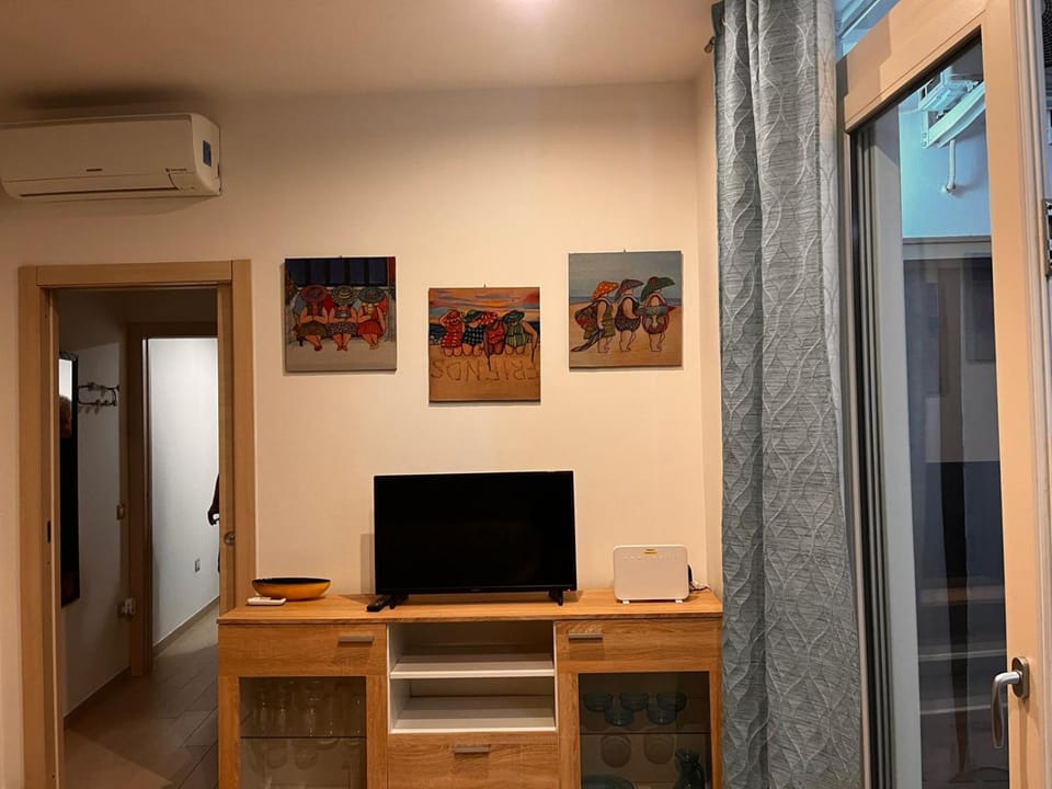 Communal lounge/ TV room, TV and multimedia