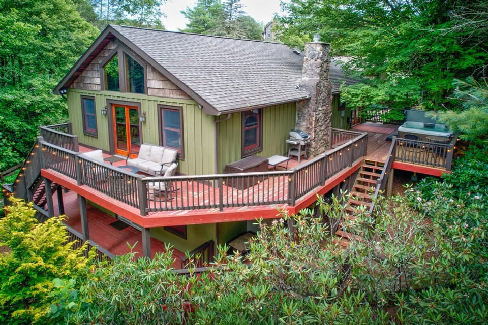 Bigfoot Bungalow House in Watauga