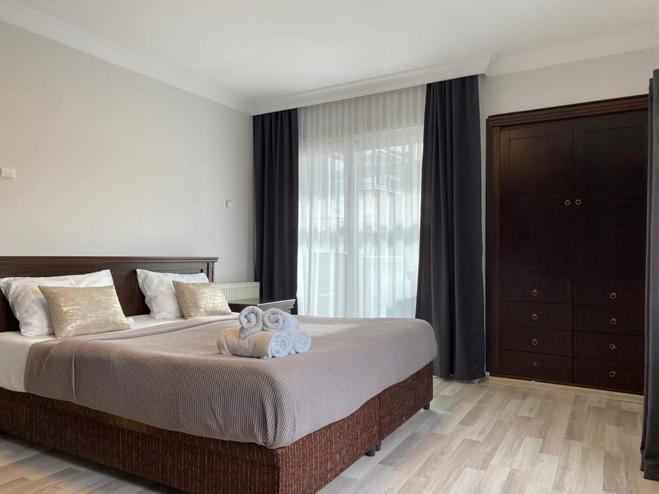 Bed, Bedroom, wardrobe