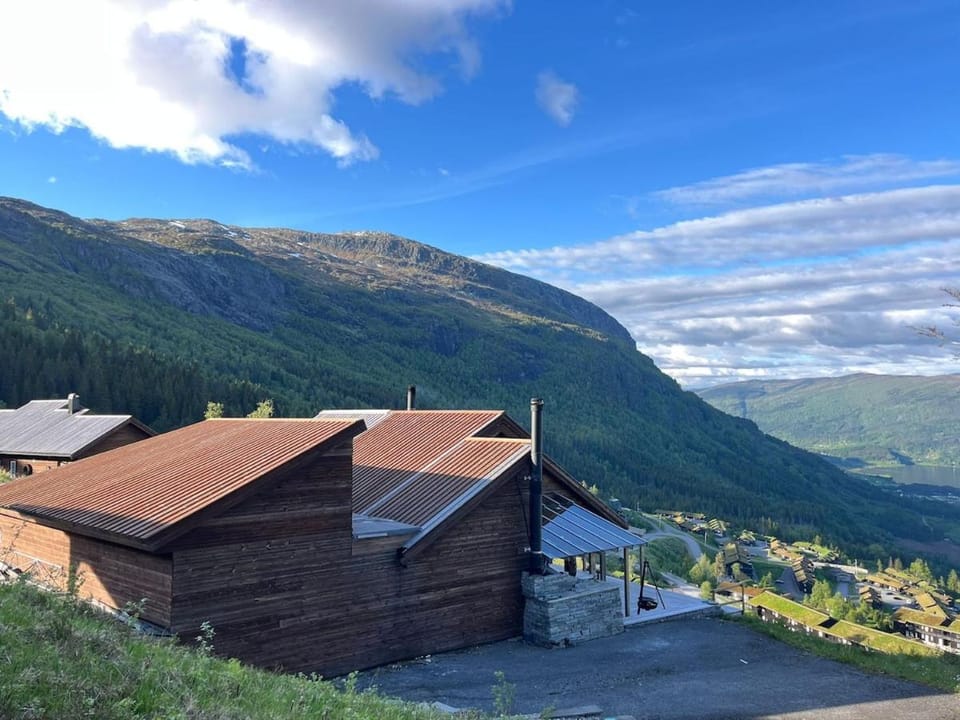 Exclusive Cabin - Lake Views - Sauna - EV Charger Cabin in Vestland