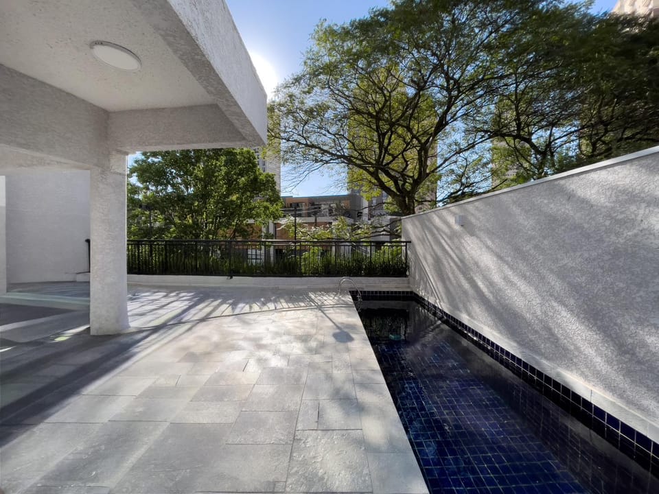 Day, Swimming pool