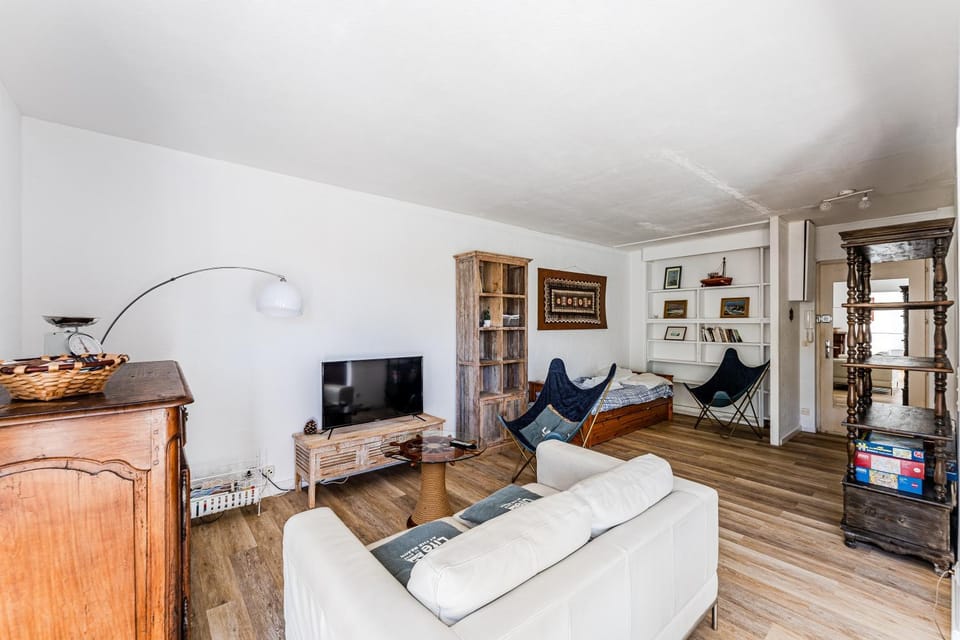 Property building, Living room