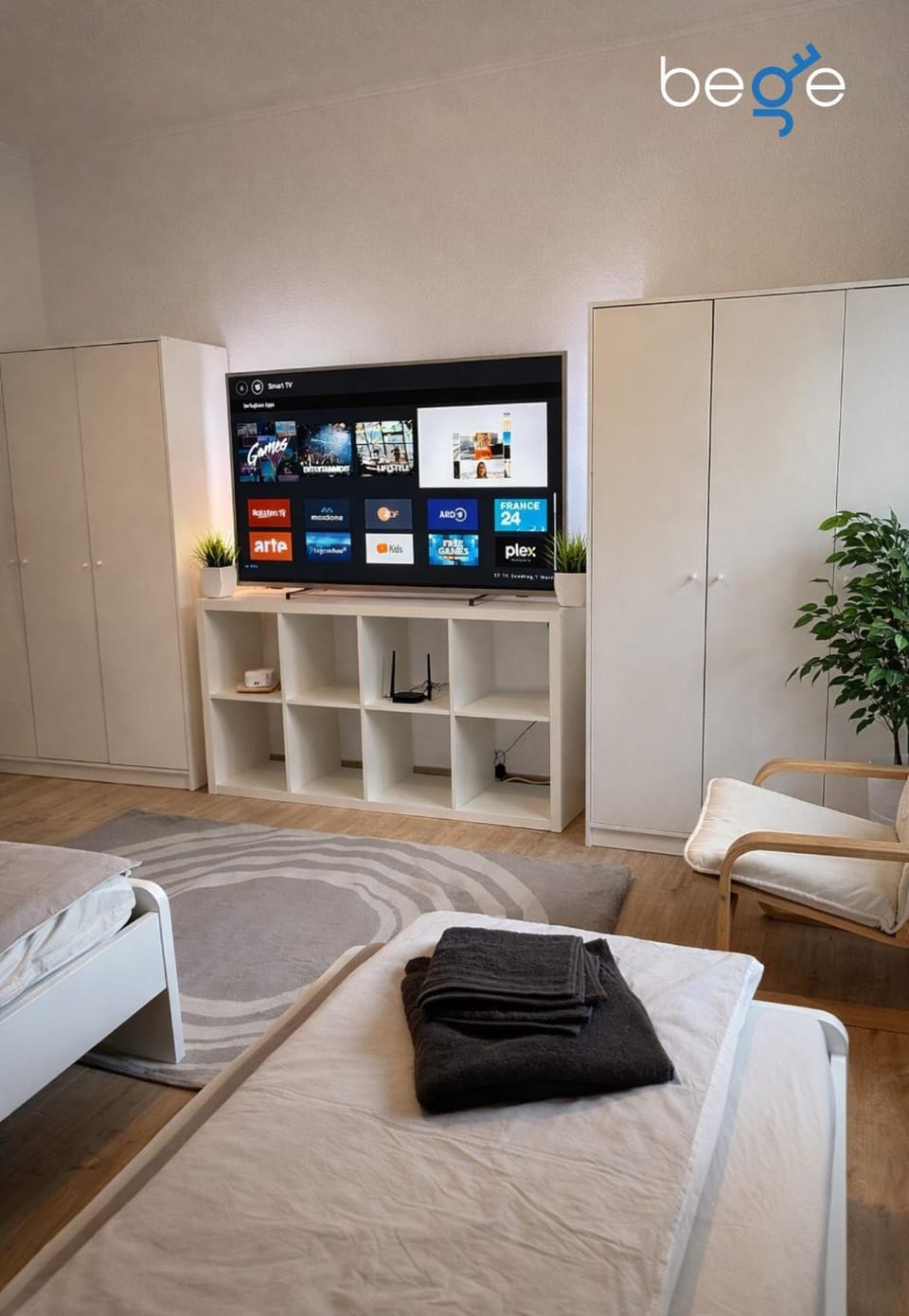 Photo of the whole room, Bedroom