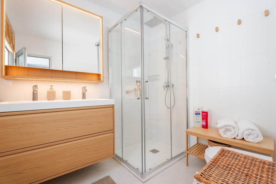 Shower, Bathroom