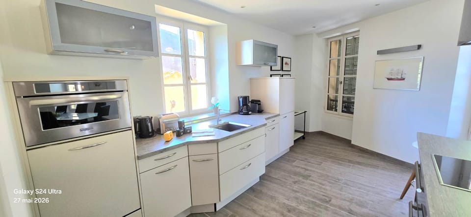 Chic duplex in Saint-Tropez with parking Apartment in Saint-Tropez