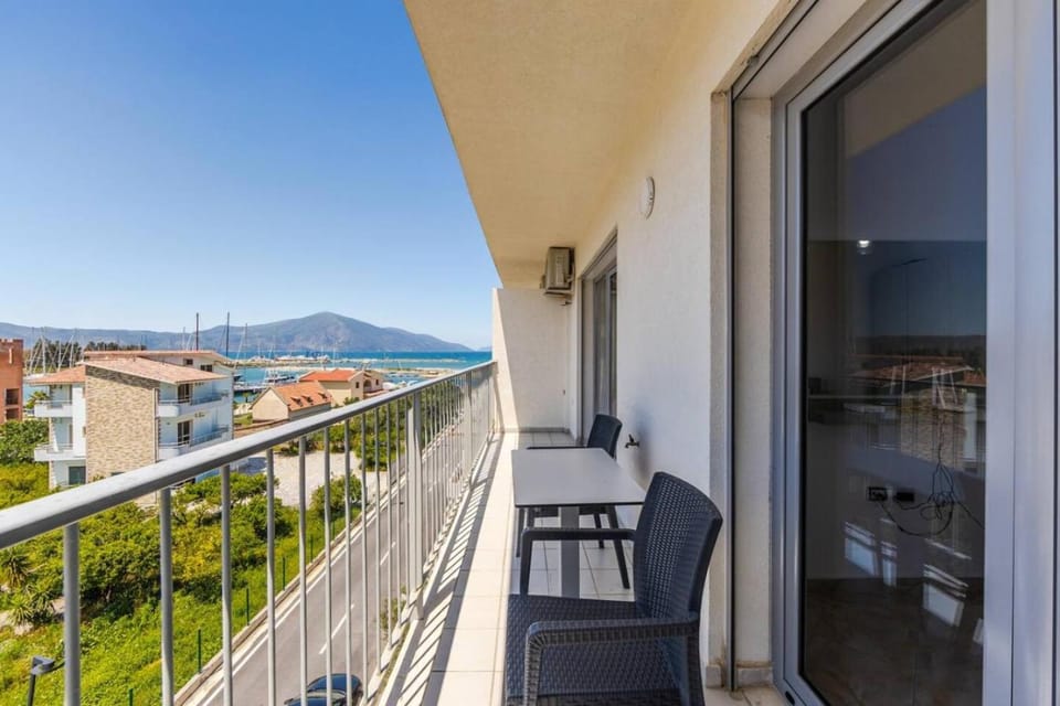 Orikum Beachside Retreat Apartment 13 by PikHost Apartment in Vlorë County, Albania