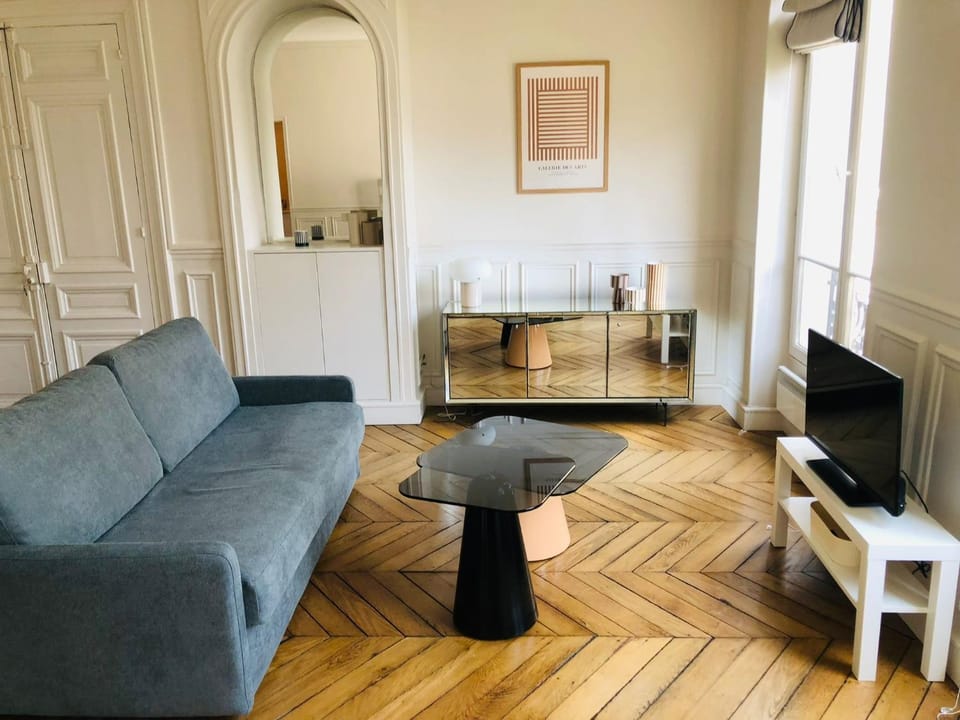 A Chic Retreat in Central Paris Apartment in Paris