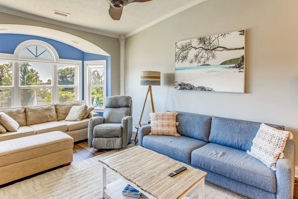 3 Mi to Cherry Grove Beach! Quiet Condo w/ Balcony House in North Myrtle Beach