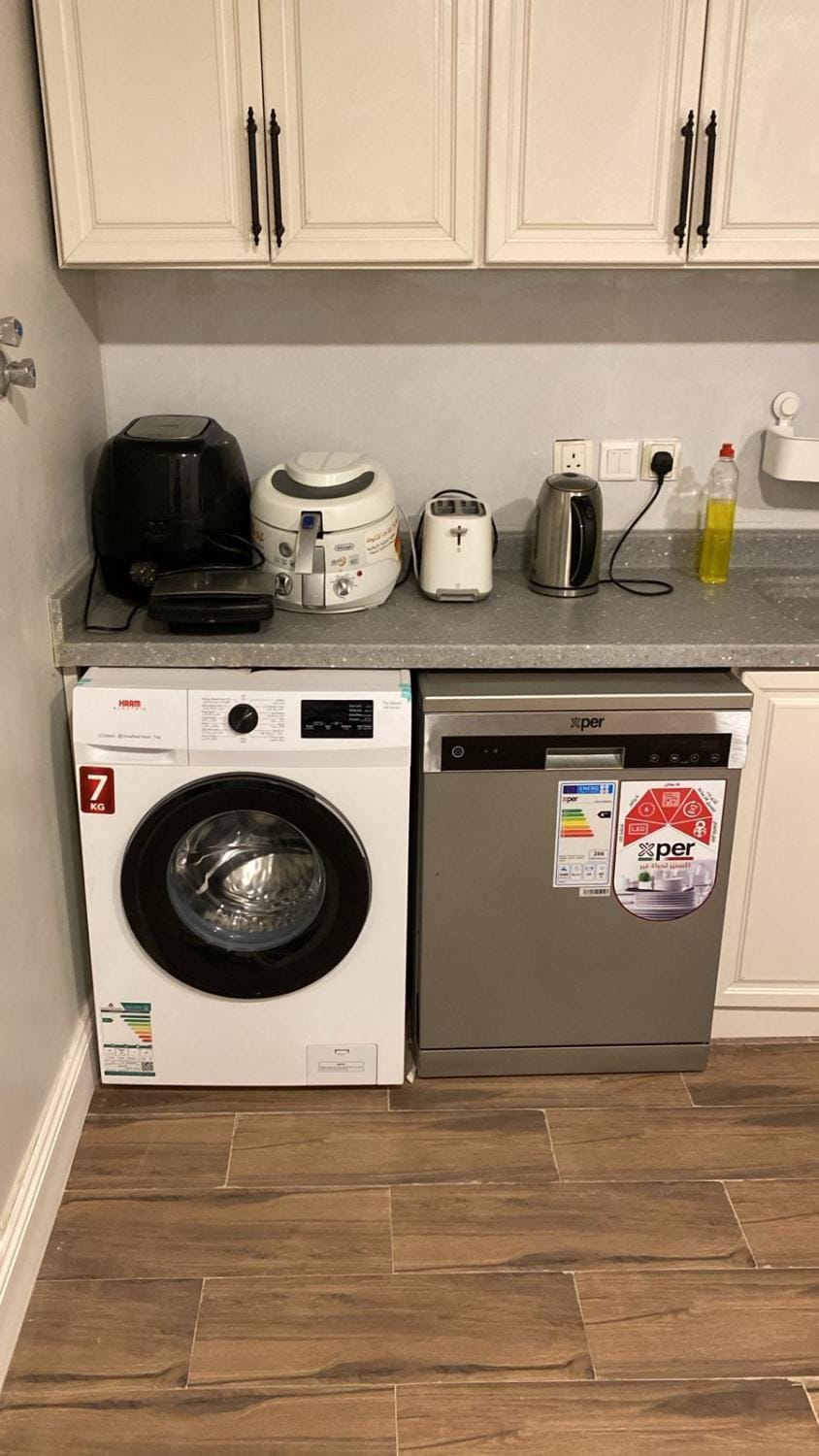 Coffee/tea facilities, washing machine, dryer