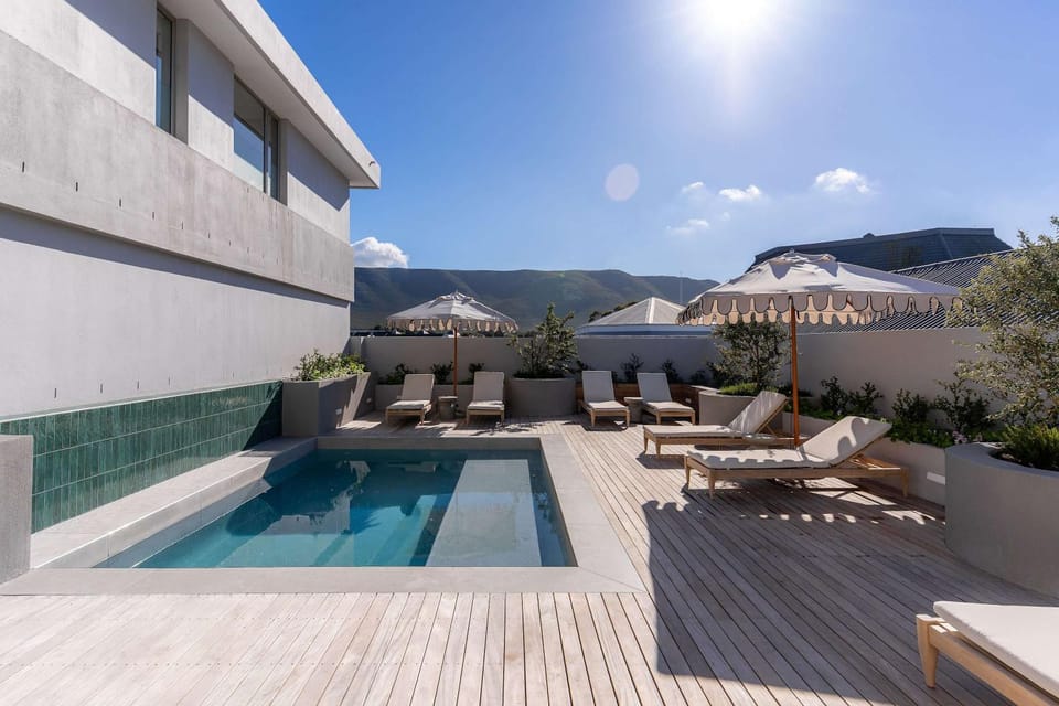 The Mira Hermanus Whisperer Whales Oasis 302 Apartment in Hermanus