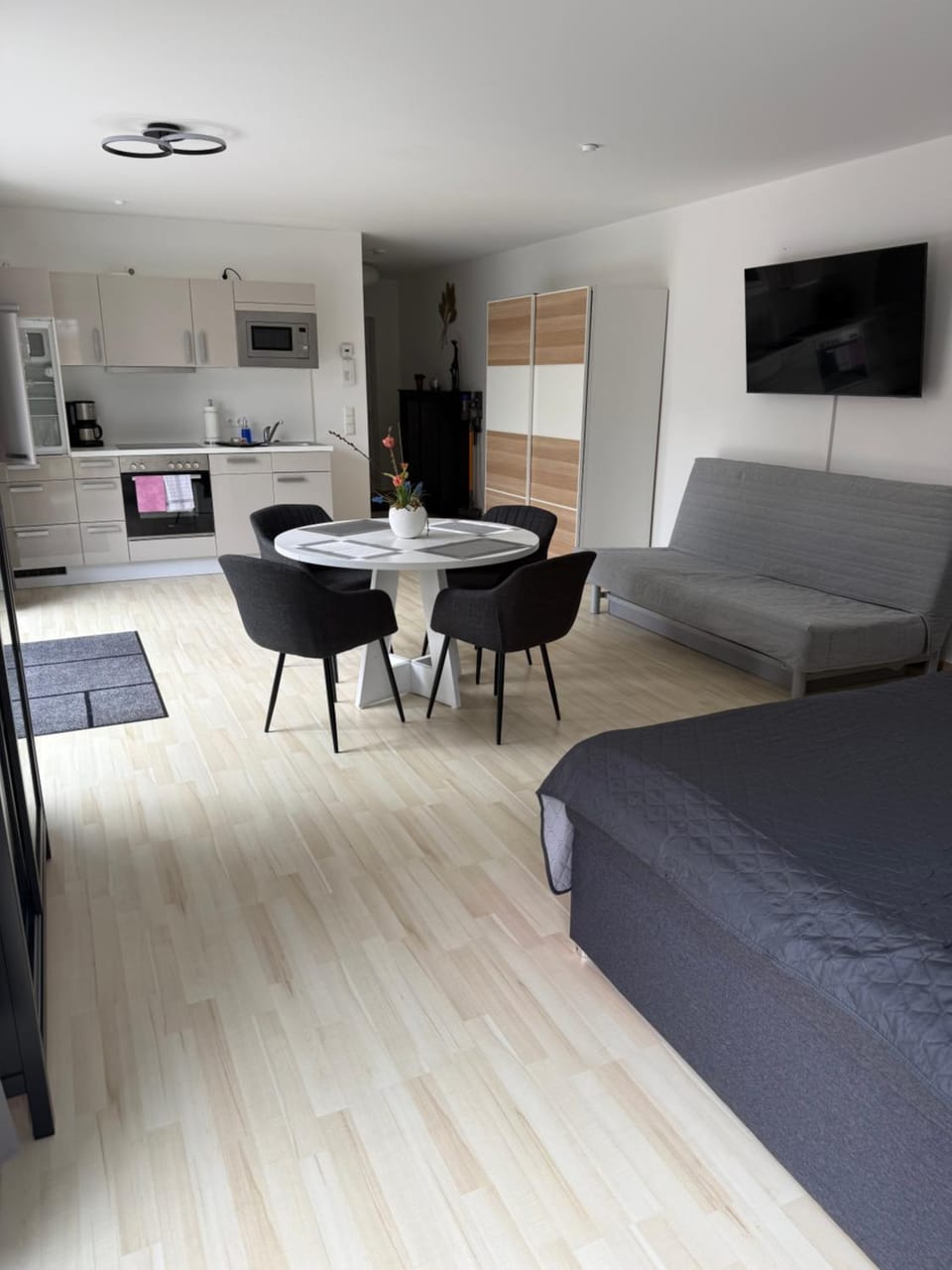 Kitchen or kitchenette, Living room, Photo of the whole room, Seating area, Dining area
