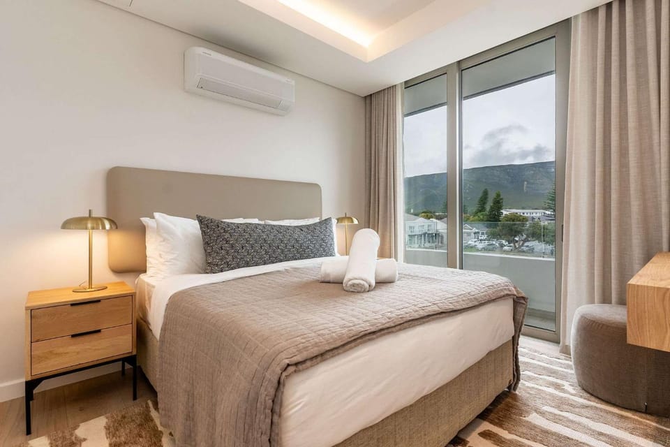 The Mira Hermanus Penthouse Pool Haven 404 Apartment in Hermanus