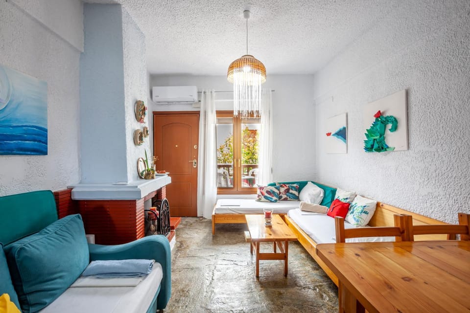 Bed, Living room, Photo of the whole room, Seating area, Dining area, Bedroom