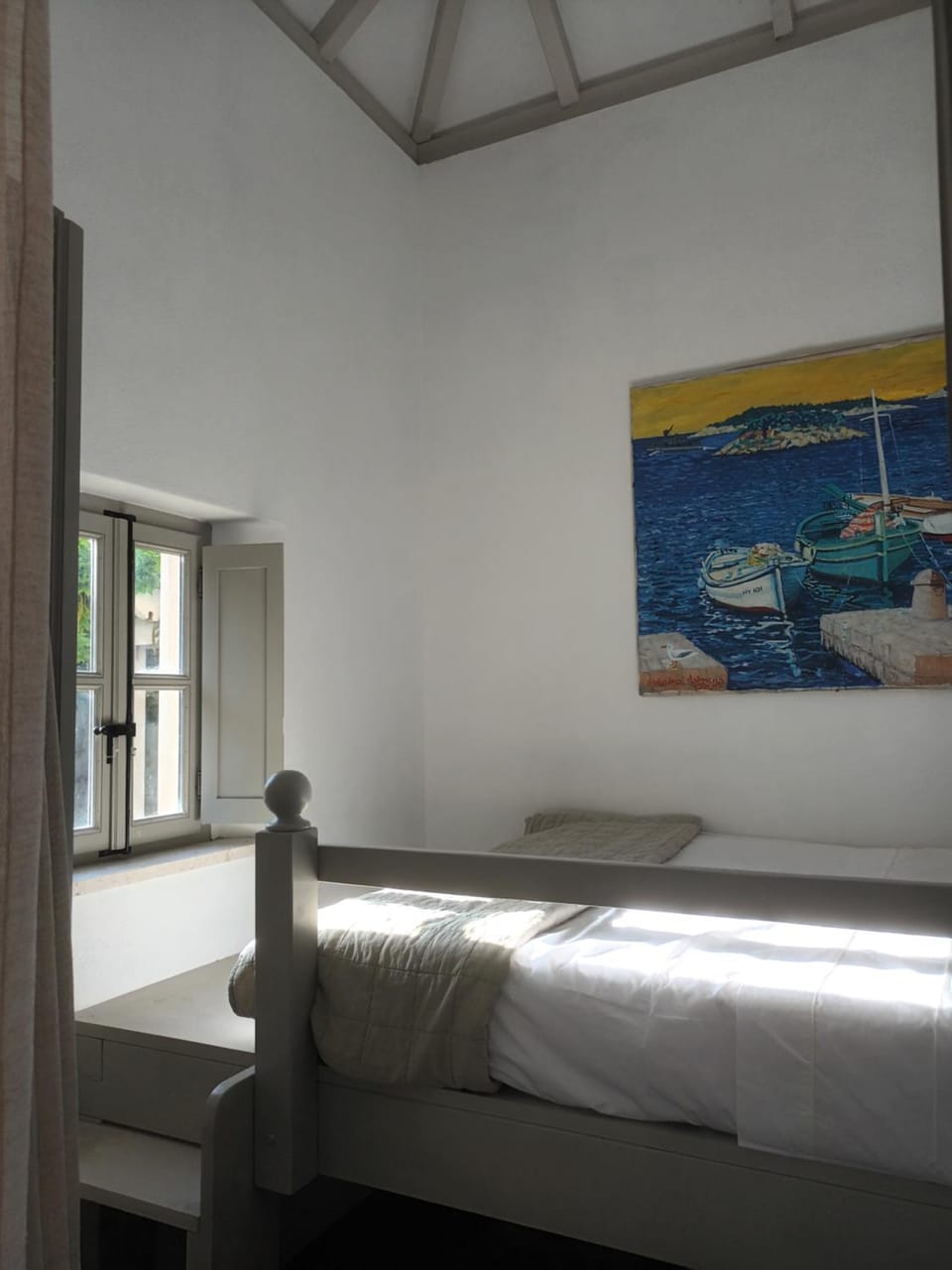 Bedroom, bunk bed