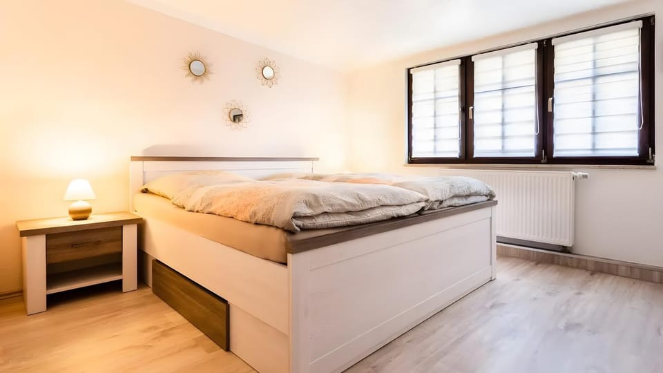Living room, Bedroom