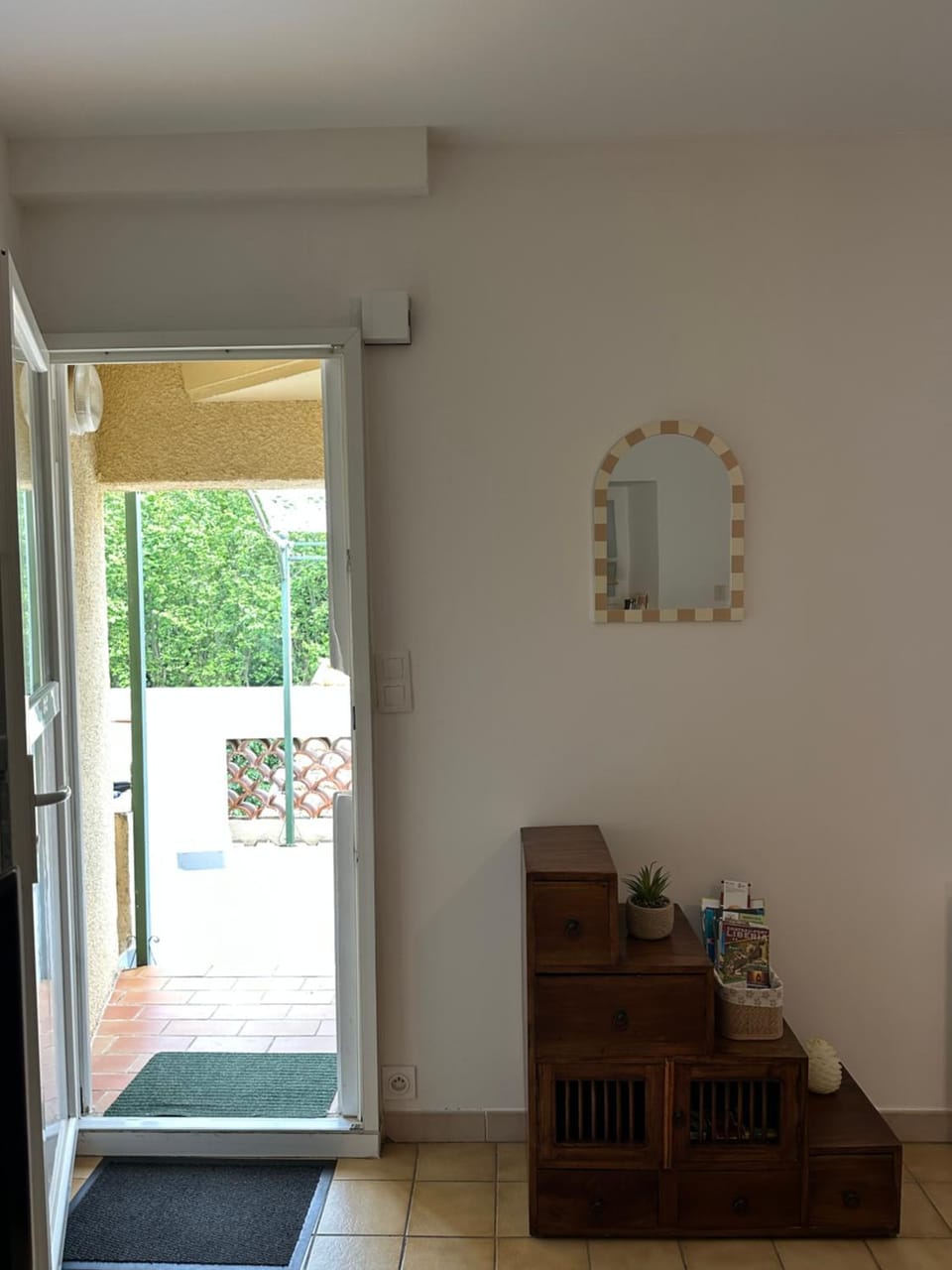 Facade/entrance